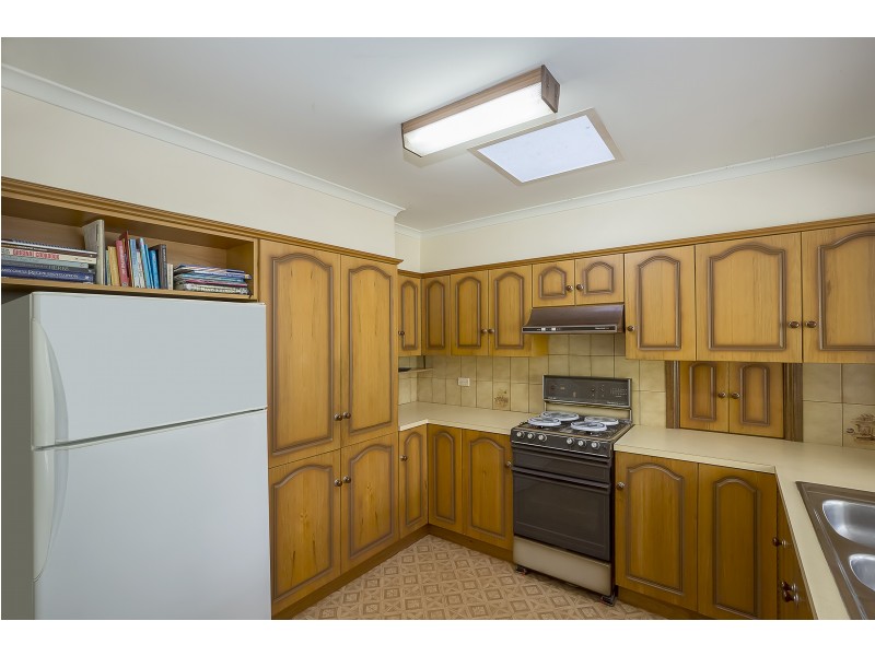 2 Parry Crescent, Redwood Park SA 5097