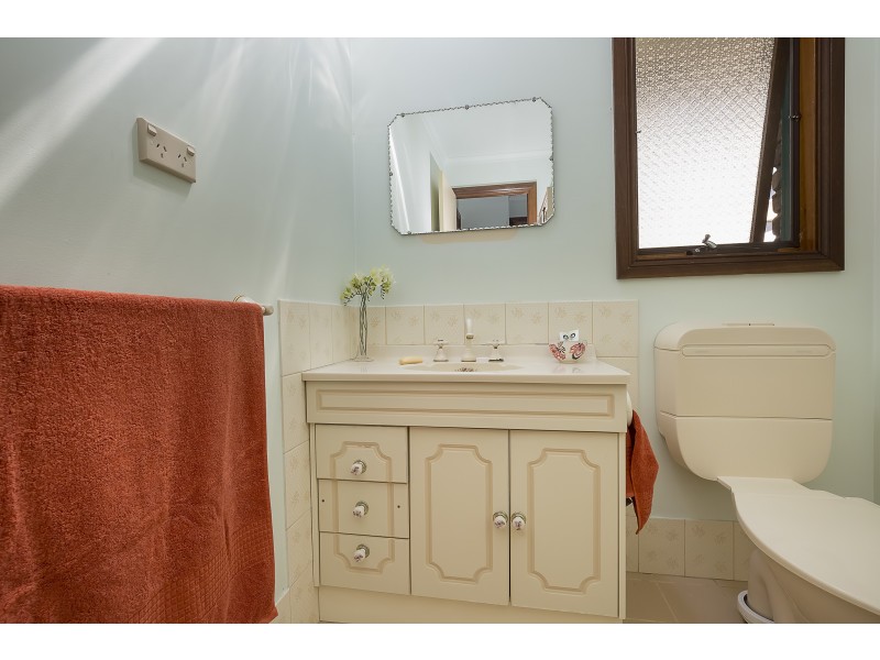 2 Parry Crescent, Redwood Park SA 5097