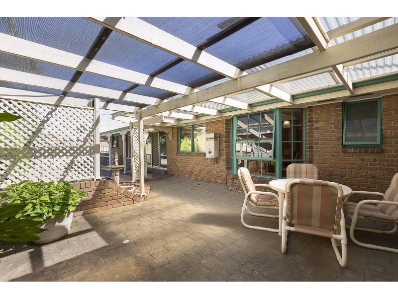 2 Parry Crescent, Redwood Park SA 5097