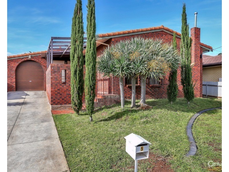 5 Plews Avenue, Valley View SA 5093