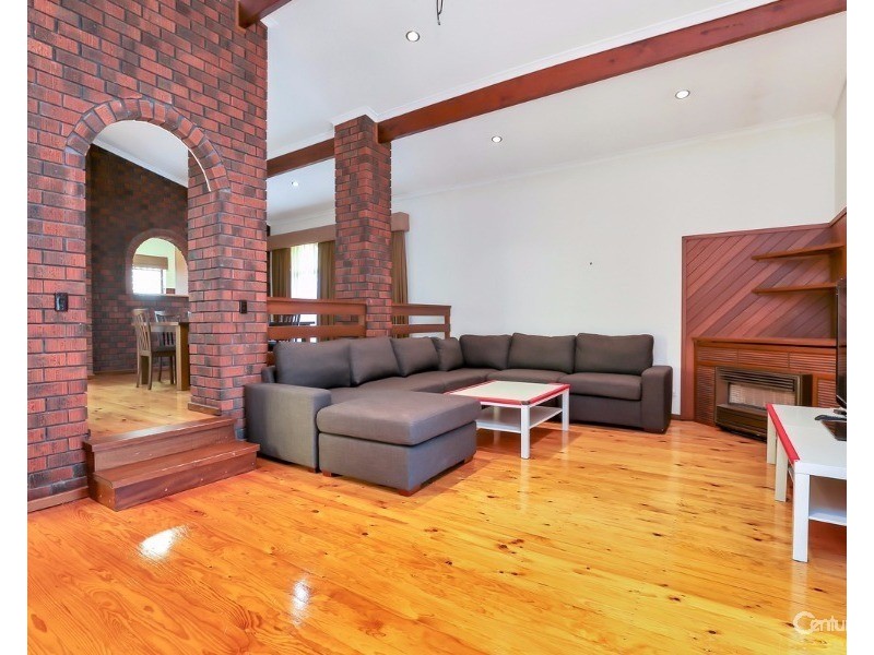 5 Plews Avenue, Valley View SA 5093