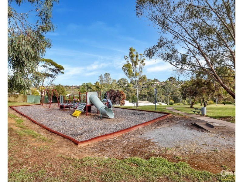 5 Plews Avenue, Valley View SA 5093
