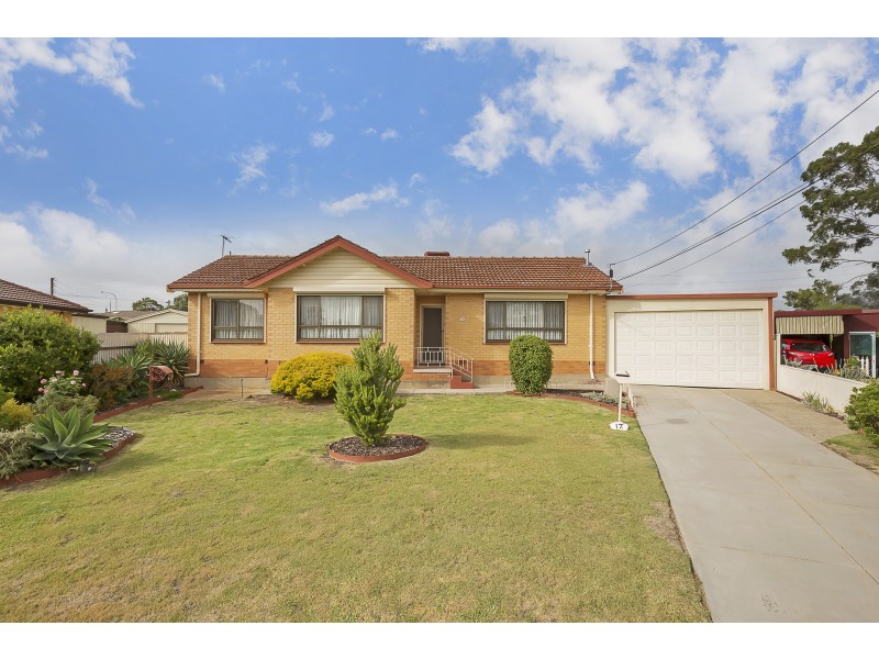 17 Hampshire Crs, Valley View SA 5093