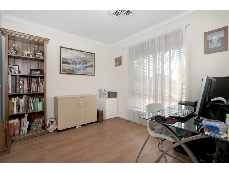 5 MacMahon Ave, St Agnes SA 5097