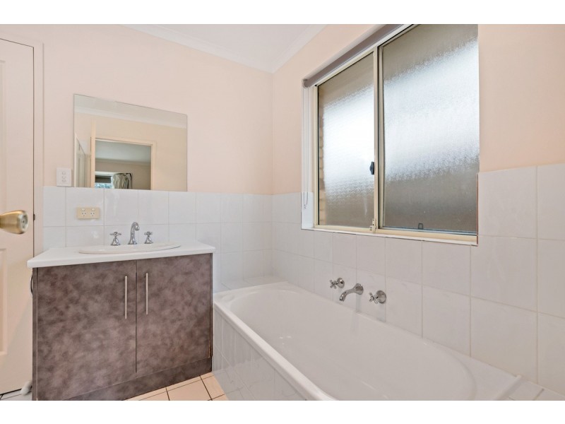 2/115  Kesters Road, Para Hills West SA 5096