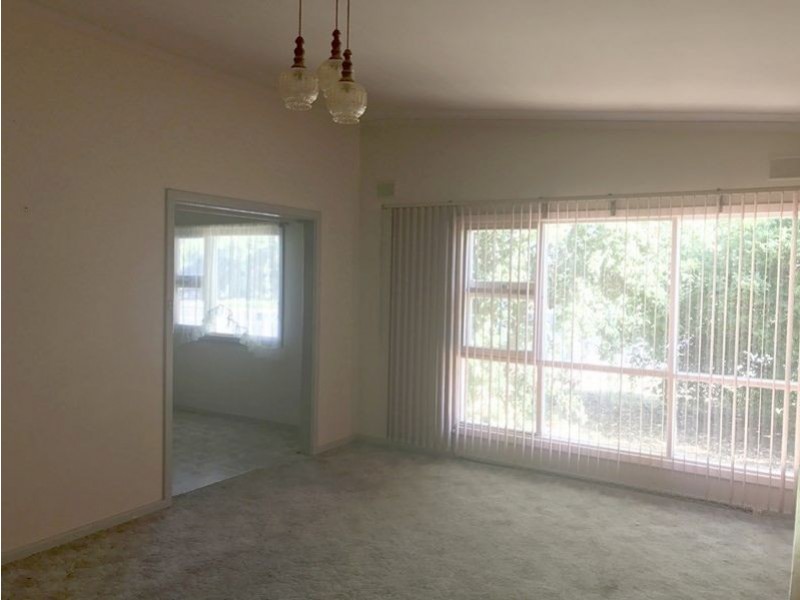 205 Wright Road, Valley View SA 5093