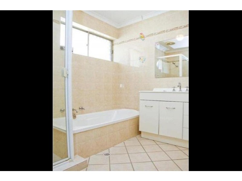 8 Phoebe Avenue, Modbury Heights SA 5092