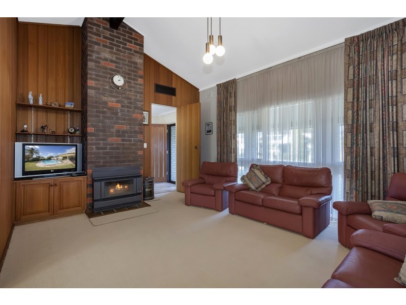 14 Demaret Avenue, Fairview Park SA 5126