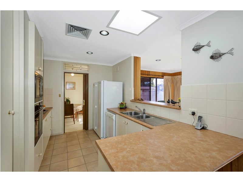 14 Demaret Avenue, Fairview Park SA 5126