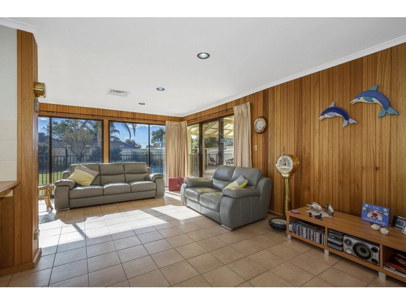 14 Demaret Avenue, Fairview Park SA 5126