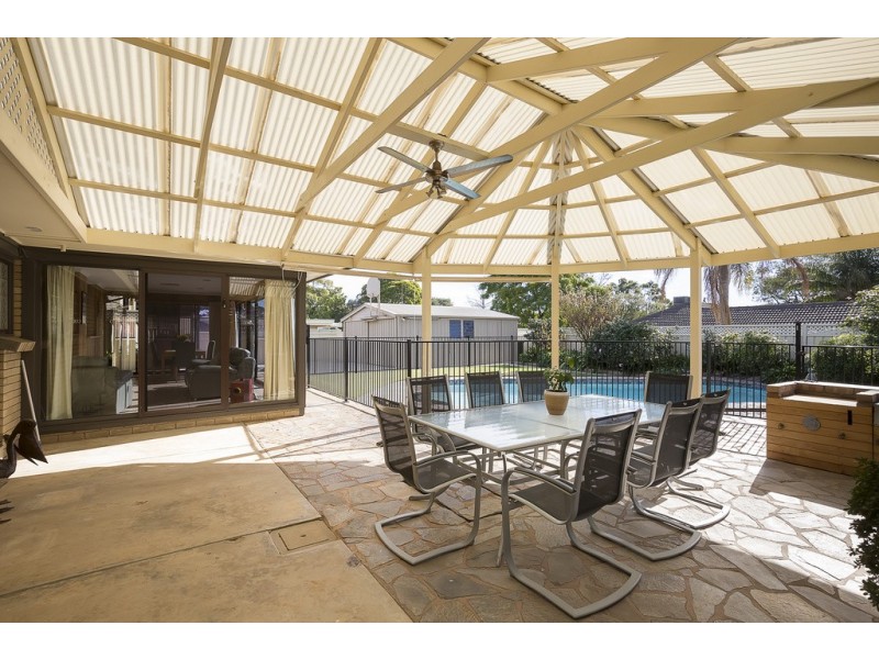 14 Demaret Avenue, Fairview Park SA 5126