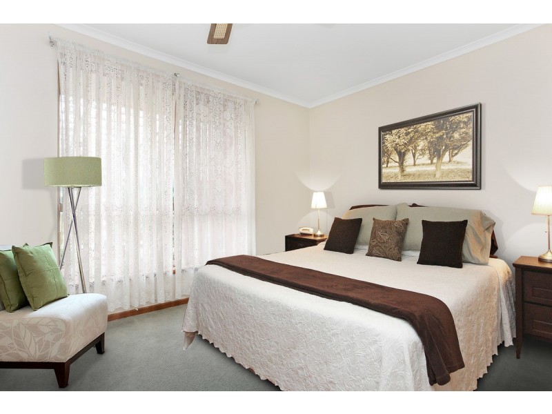 8 Scarborough Road, Wynn Vale SA 5127