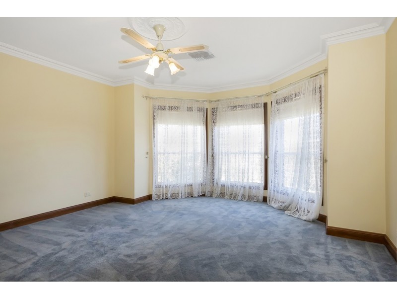11 Rochester Crescent, Golden Grove SA 5125