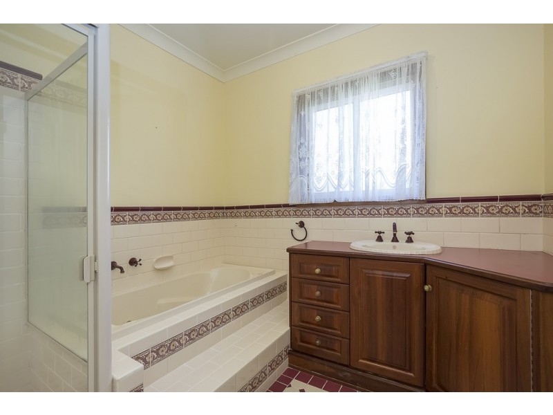 11 Rochester Crescent, Golden Grove SA 5125