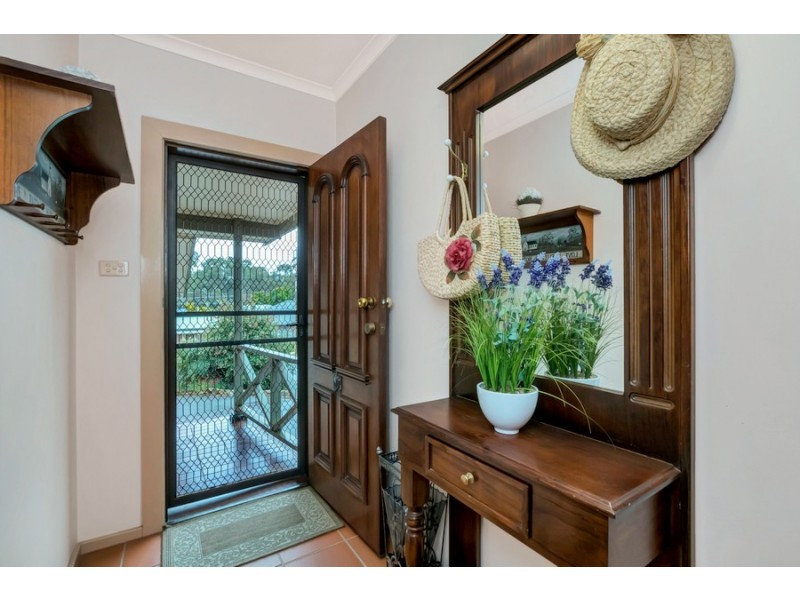 15 Heather Drive, Ridgehaven SA 5097