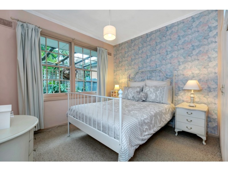 15 Heather Drive, Ridgehaven SA 5097