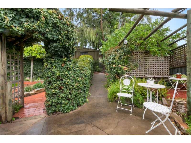 15 Heather Drive, Ridgehaven SA 5097