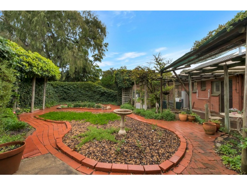 15 Heather Drive, Ridgehaven SA 5097