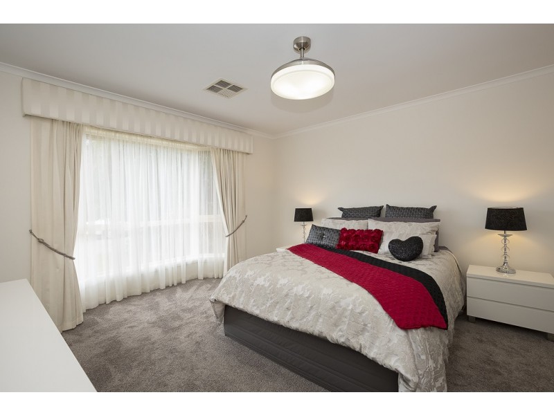 2 Phyllis Court, Wynn Vale SA 5127