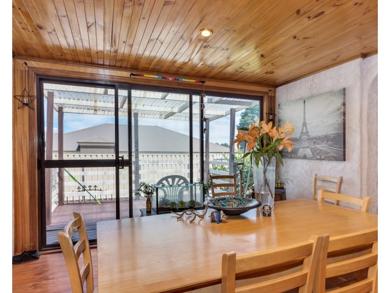 1 Naturi Court, Ridgehaven SA 5097