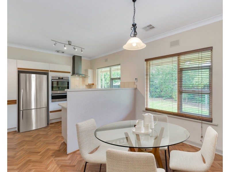 7 Jeff Street, Para Vista SA 5093