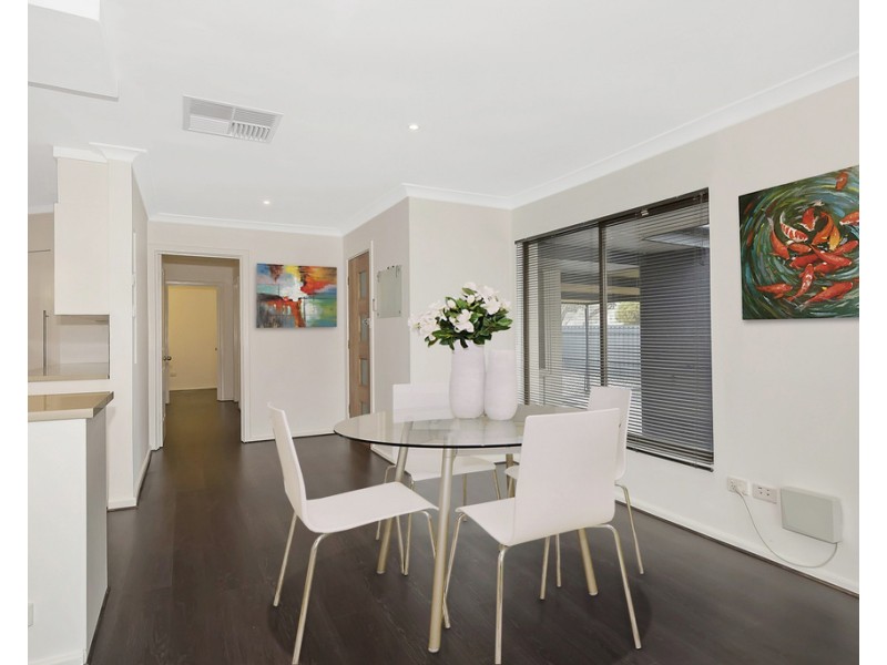 12 Redhill Road, Para Vista SA 5093