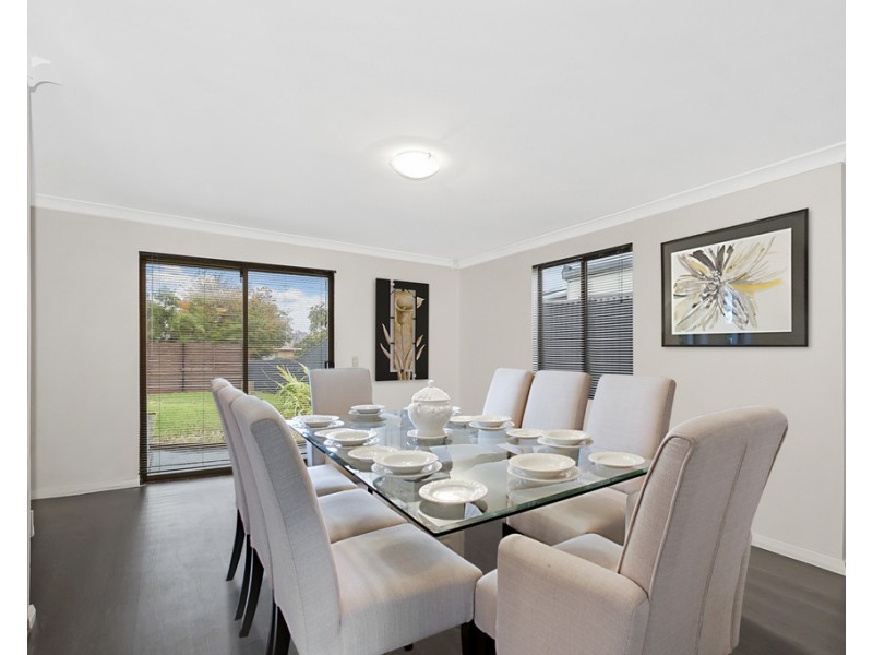 12 Redhill Road, Para Vista SA 5093