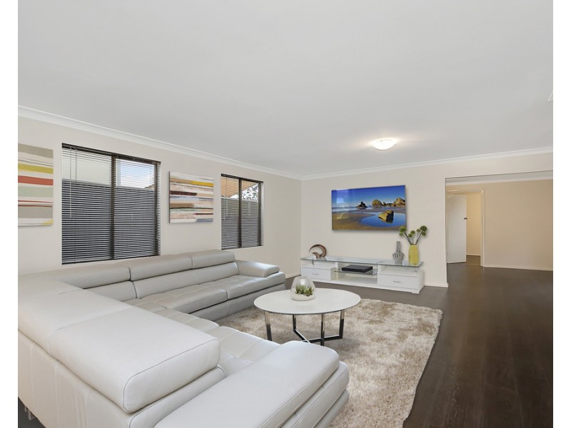 12 Redhill Road, Para Vista SA 5093