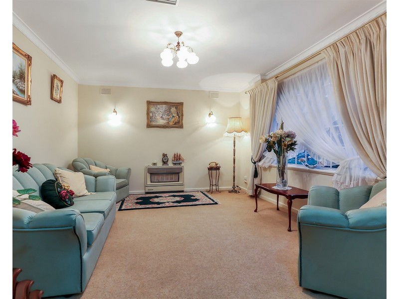 53 Buckley Crescent, Fairview Park SA 5126