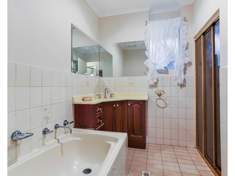 53 Buckley Crescent, Fairview Park SA 5126