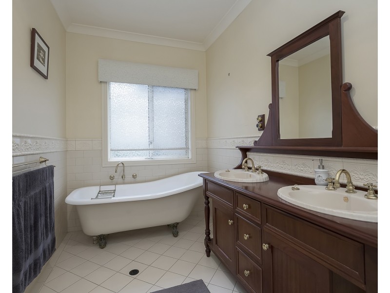 2 Silvereye Court, Tea Tree Gully SA 5091