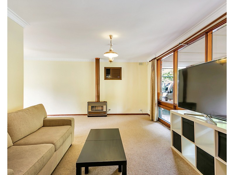 38 Down Drive, Valley View SA 5093