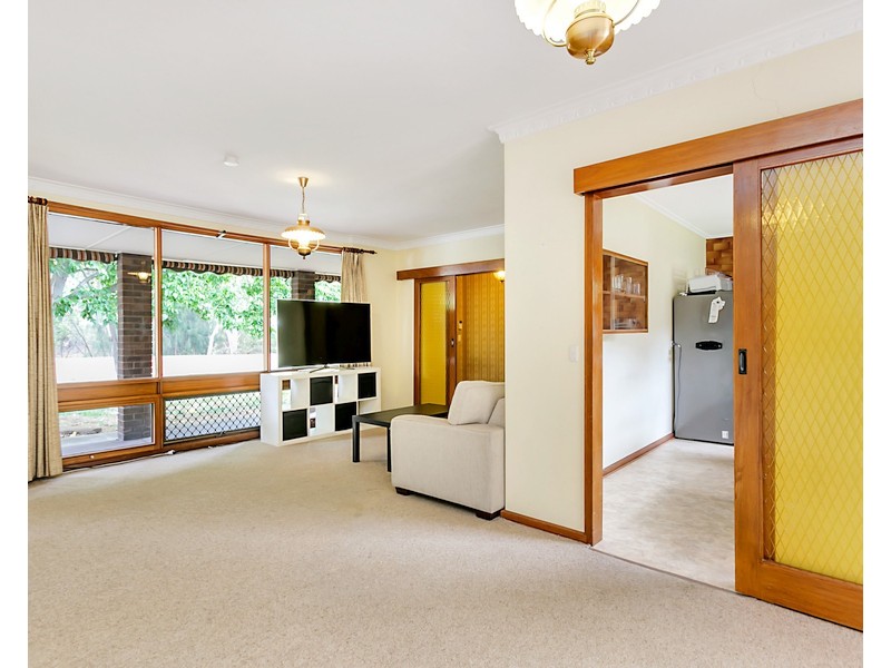 38 Down Drive, Valley View SA 5093