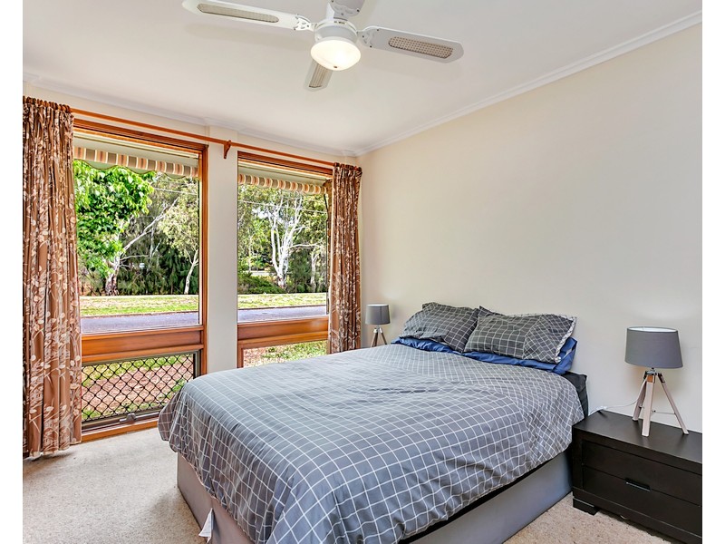 38 Down Drive, Valley View SA 5093