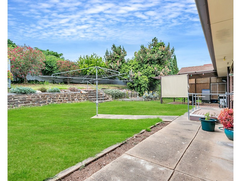 38 Down Drive, Valley View SA 5093