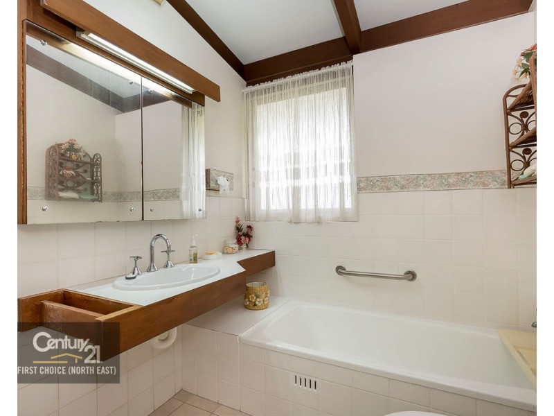 18 Laura Street, Vista SA 5091