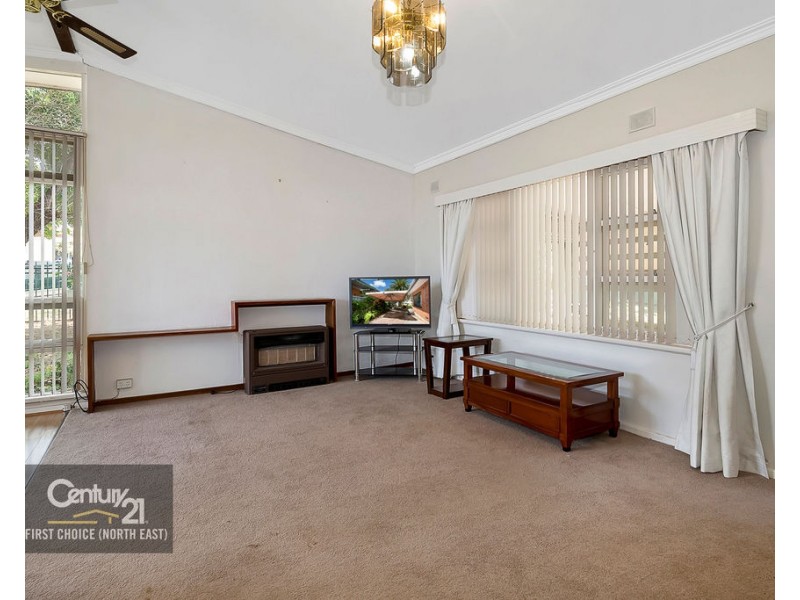 5 Rialto Ave, Para Hills SA 5096