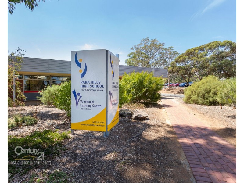 5 Rialto Ave, Para Hills SA 5096