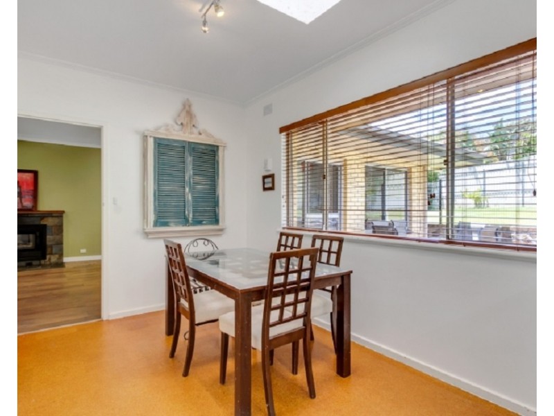 1 Glen Crescent, Vista SA 5091