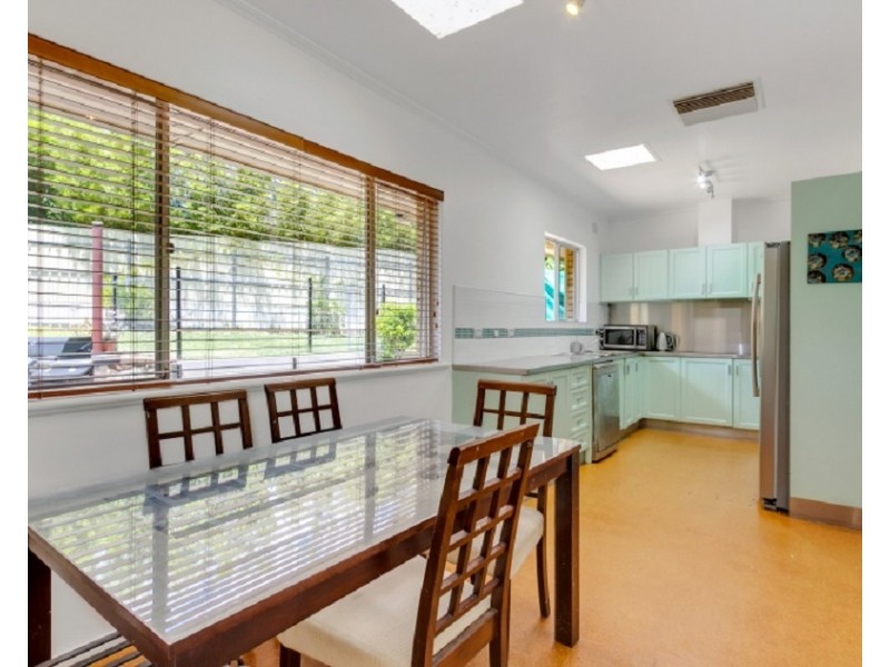 1 Glen Crescent, Vista SA 5091