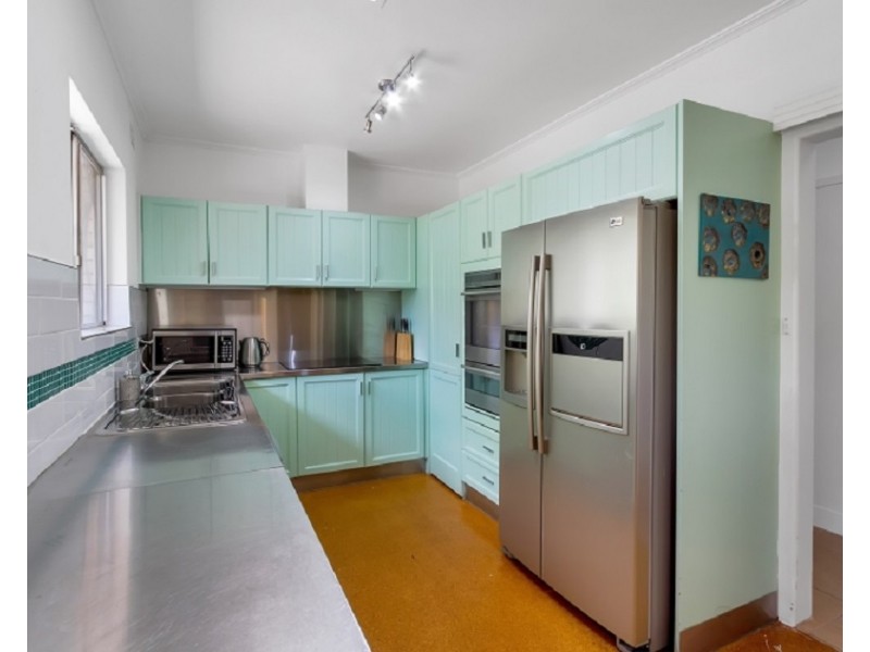 1 Glen Crescent, Vista SA 5091