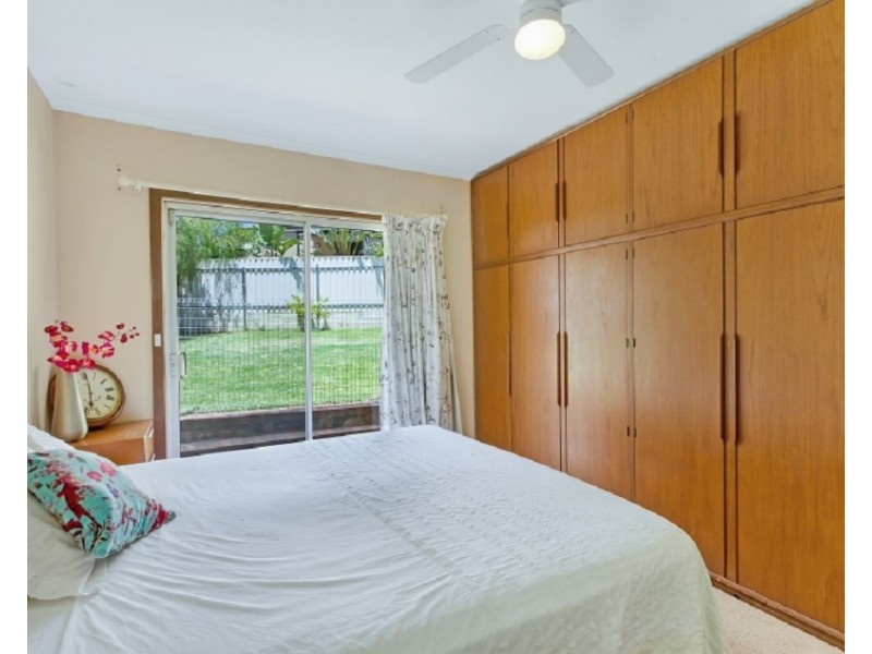 1 Glen Crescent, Vista SA 5091