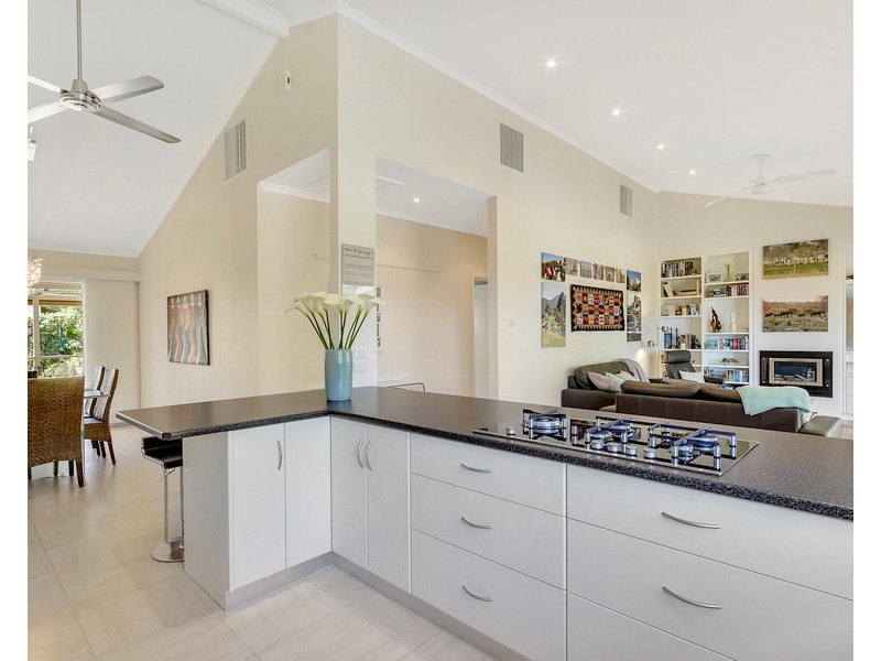 10 Tarni Street, Fairview Park SA 5126