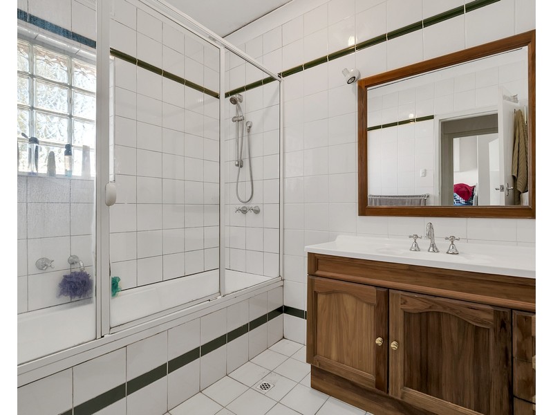 18 Parcoola Avenue, Hope Valley SA 5090