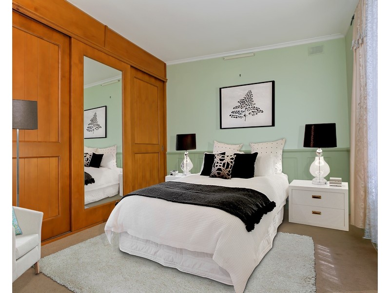 10  Oswald Crescent, Para Hills SA 5096