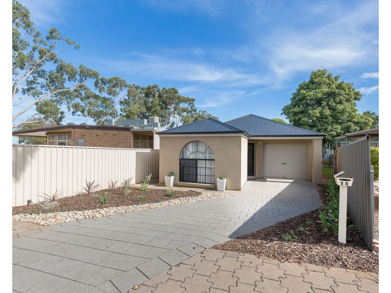 8b Rowe Street, Para Hills SA 5096