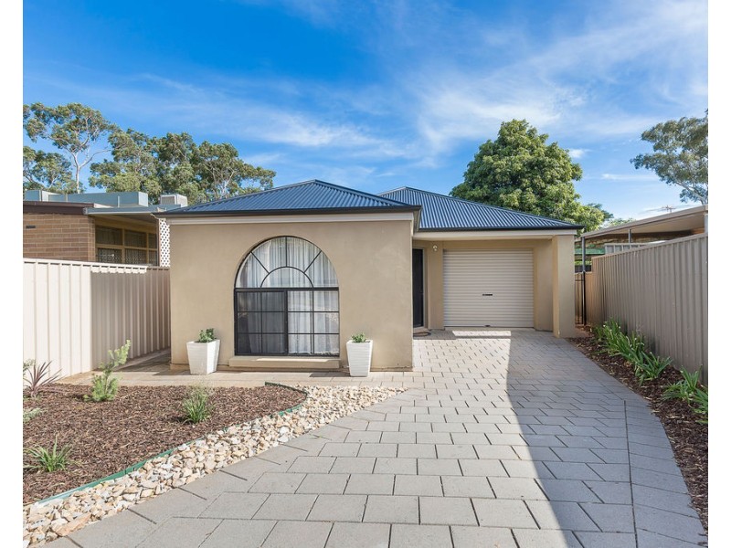 8b Rowe Street, Para Hills SA 5096