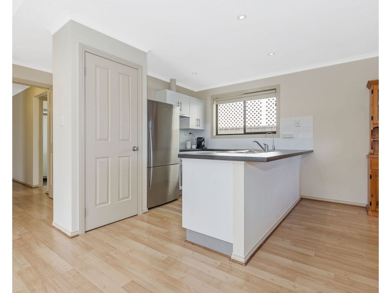 8b Rowe Street, Para Hills SA 5096