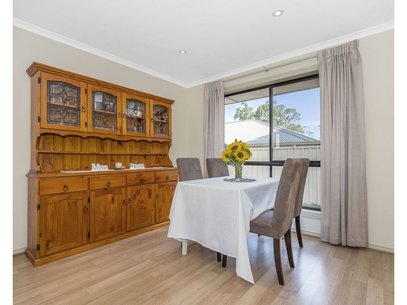 8b Rowe Street, Para Hills SA 5096