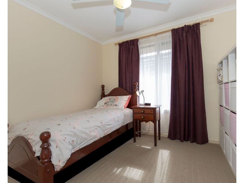 8b Rowe Street, Para Hills SA 5096